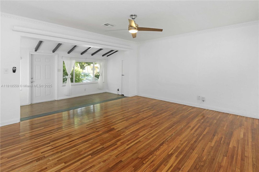 最近售出: $549,000 (2 贝兹, 2 浴室, 1429 平方英尺)