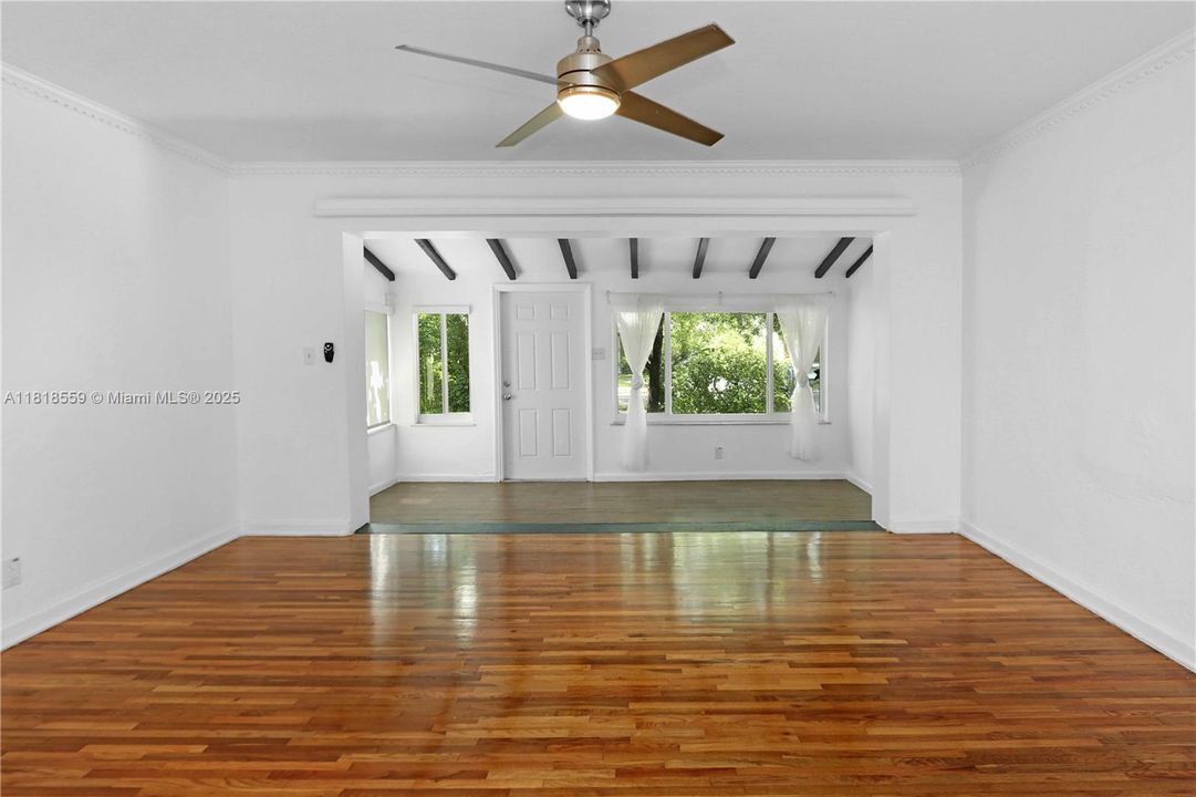 最近售出: $549,000 (2 贝兹, 2 浴室, 1429 平方英尺)