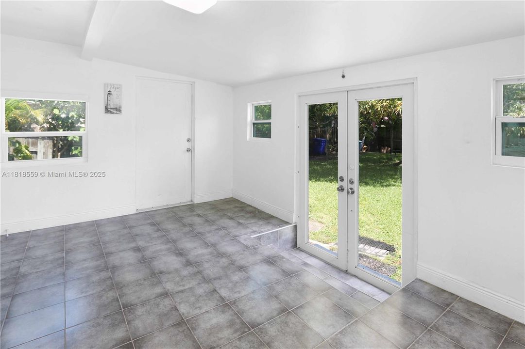 最近售出: $549,000 (2 贝兹, 2 浴室, 1429 平方英尺)