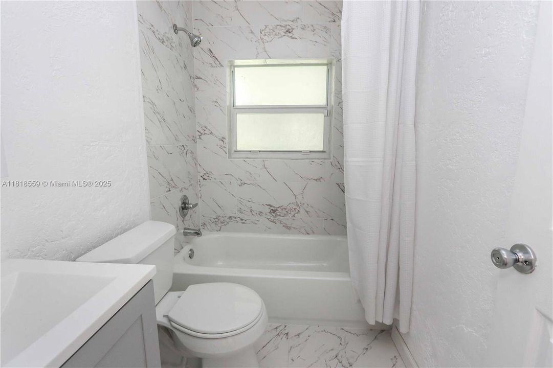 最近售出: $549,000 (2 贝兹, 2 浴室, 1429 平方英尺)