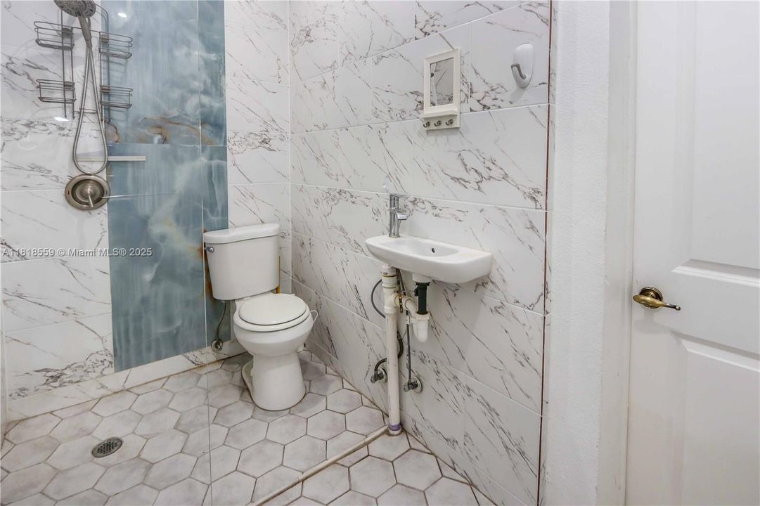 最近售出: $549,000 (2 贝兹, 2 浴室, 1429 平方英尺)