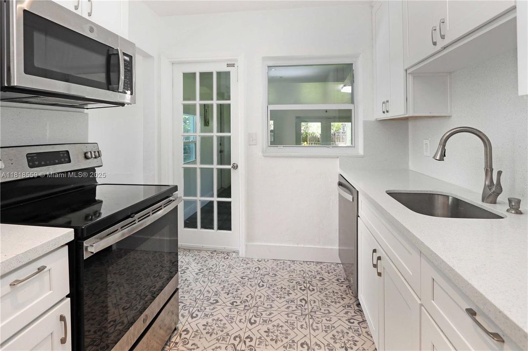 最近售出: $549,000 (2 贝兹, 2 浴室, 1429 平方英尺)