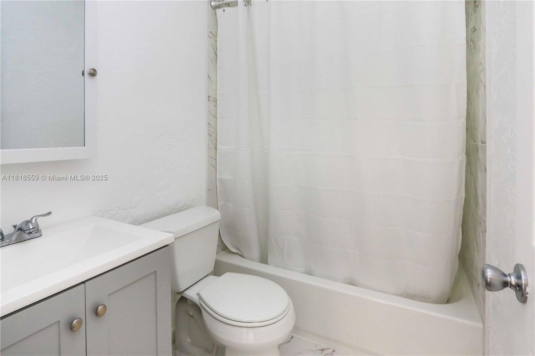 最近售出: $549,000 (2 贝兹, 2 浴室, 1429 平方英尺)