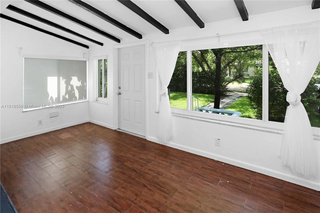 最近售出: $549,000 (2 贝兹, 2 浴室, 1429 平方英尺)