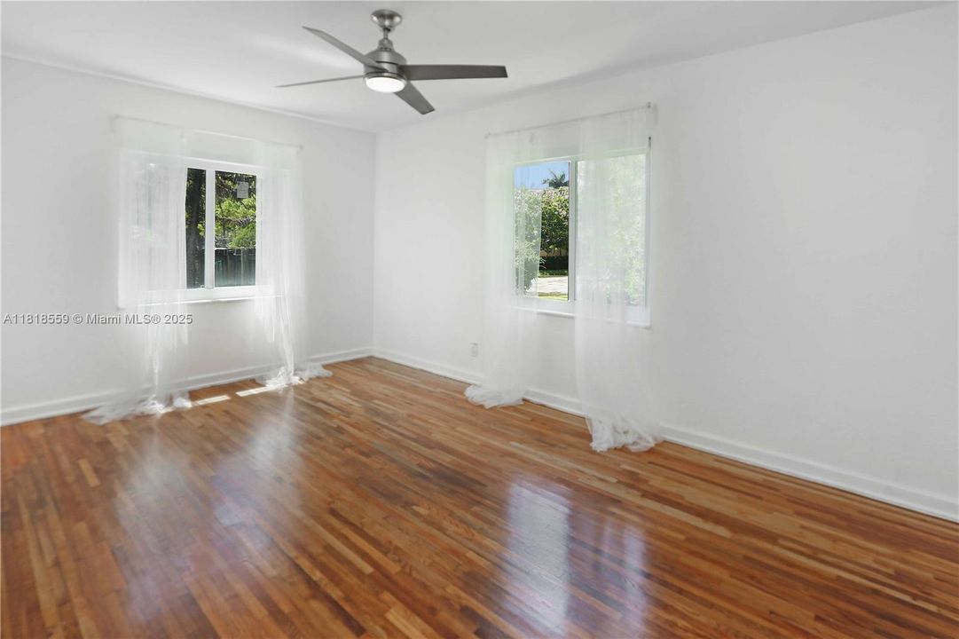 最近售出: $549,000 (2 贝兹, 2 浴室, 1429 平方英尺)