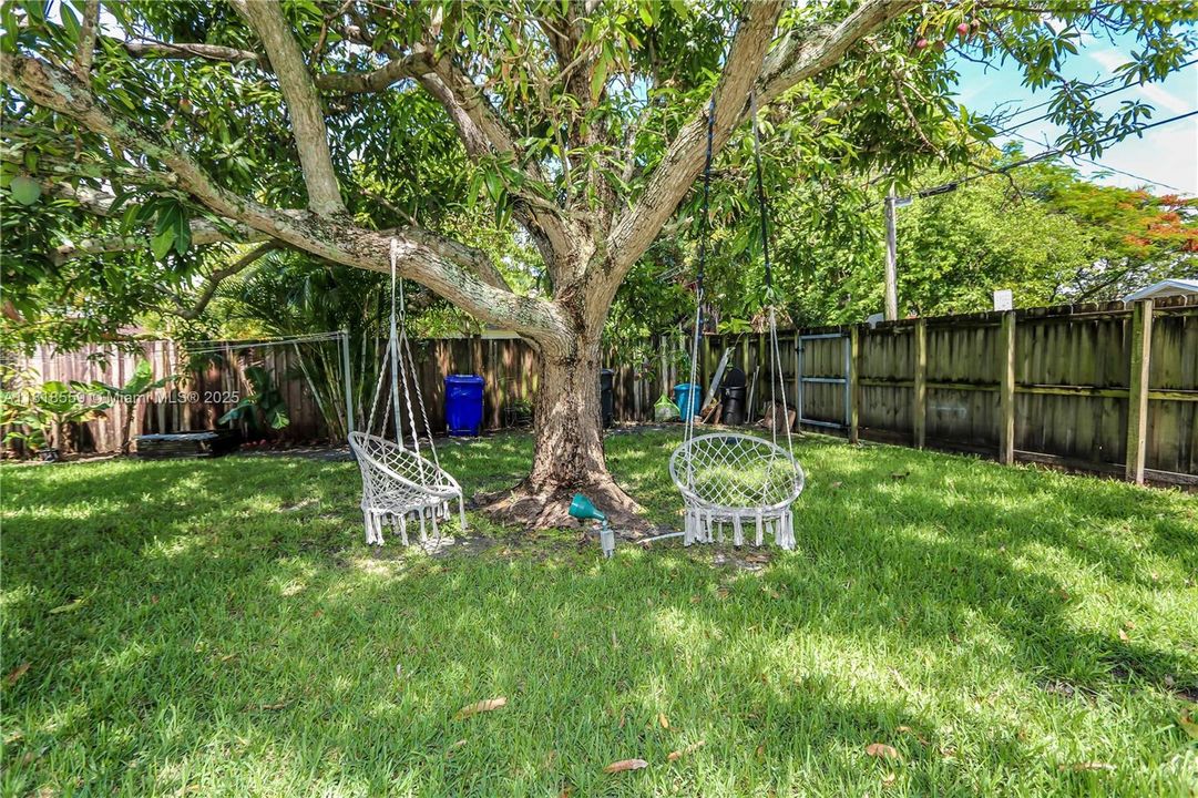 最近售出: $549,000 (2 贝兹, 2 浴室, 1429 平方英尺)