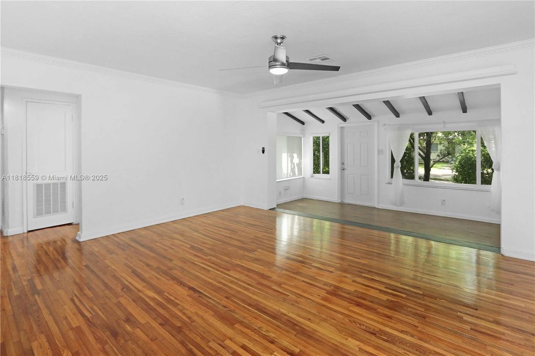 最近售出: $549,000 (2 贝兹, 2 浴室, 1429 平方英尺)