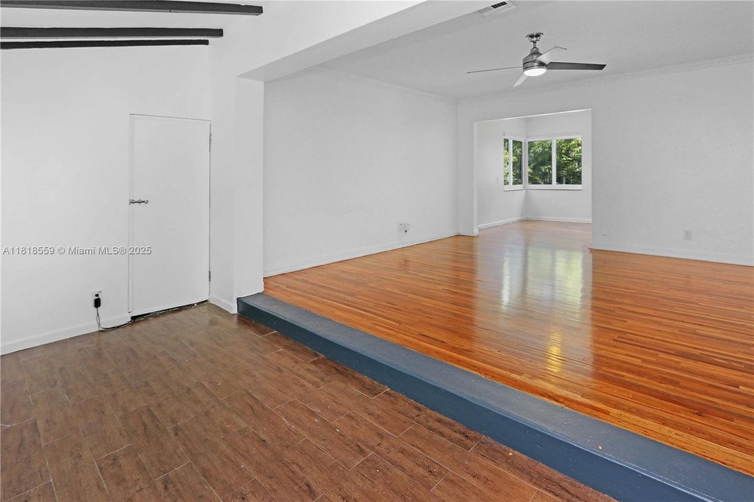 最近售出: $549,000 (2 贝兹, 2 浴室, 1429 平方英尺)