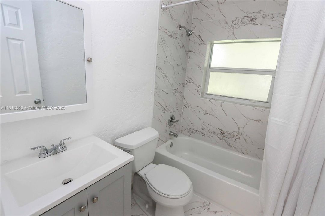 最近售出: $549,000 (2 贝兹, 2 浴室, 1429 平方英尺)