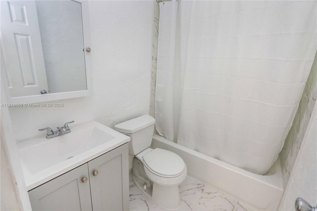 最近售出: $549,000 (2 贝兹, 2 浴室, 1429 平方英尺)