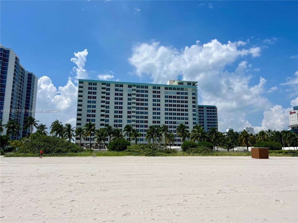 待售: $295,000 (0 贝兹, 1 浴室, 566 平方英尺)