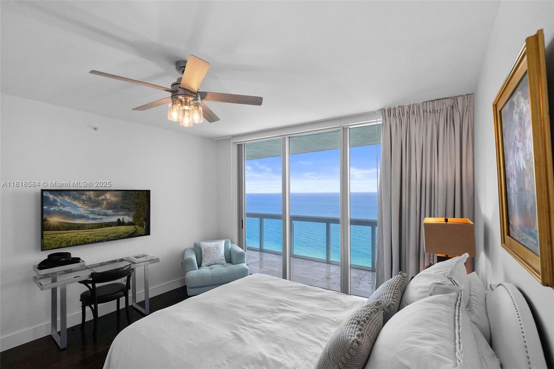 Secondary bedroom with direct ocean views- large and spacious makes this room feel lux.