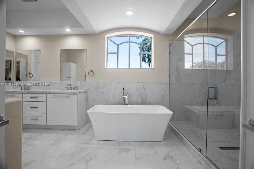 Недавно продано: $2,290,000 (5 спален, 4 ванн, 3359 Квадратных фут)