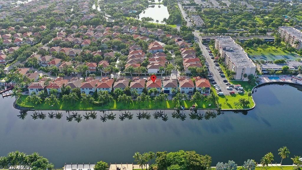 Недавно продано: $2,290,000 (5 спален, 4 ванн, 3359 Квадратных фут)