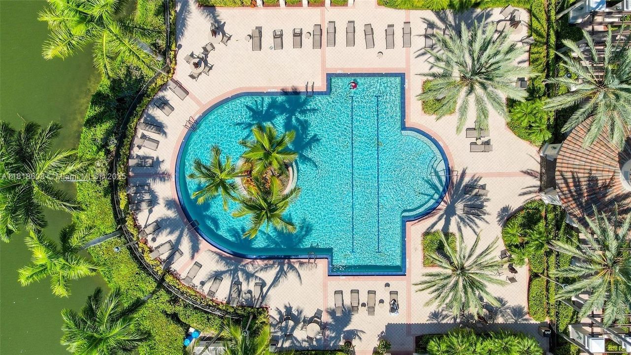 Недавно продано: $2,290,000 (5 спален, 4 ванн, 3359 Квадратных фут)