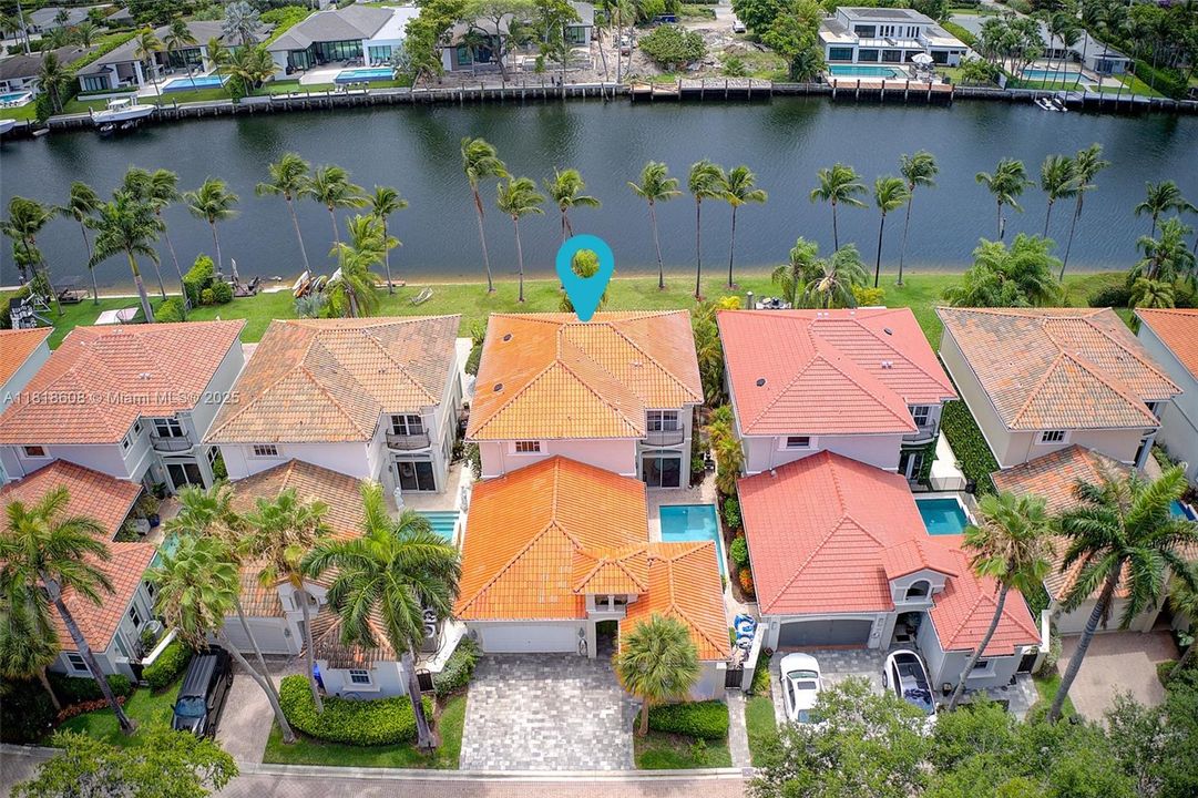 Недавно продано: $2,290,000 (5 спален, 4 ванн, 3359 Квадратных фут)