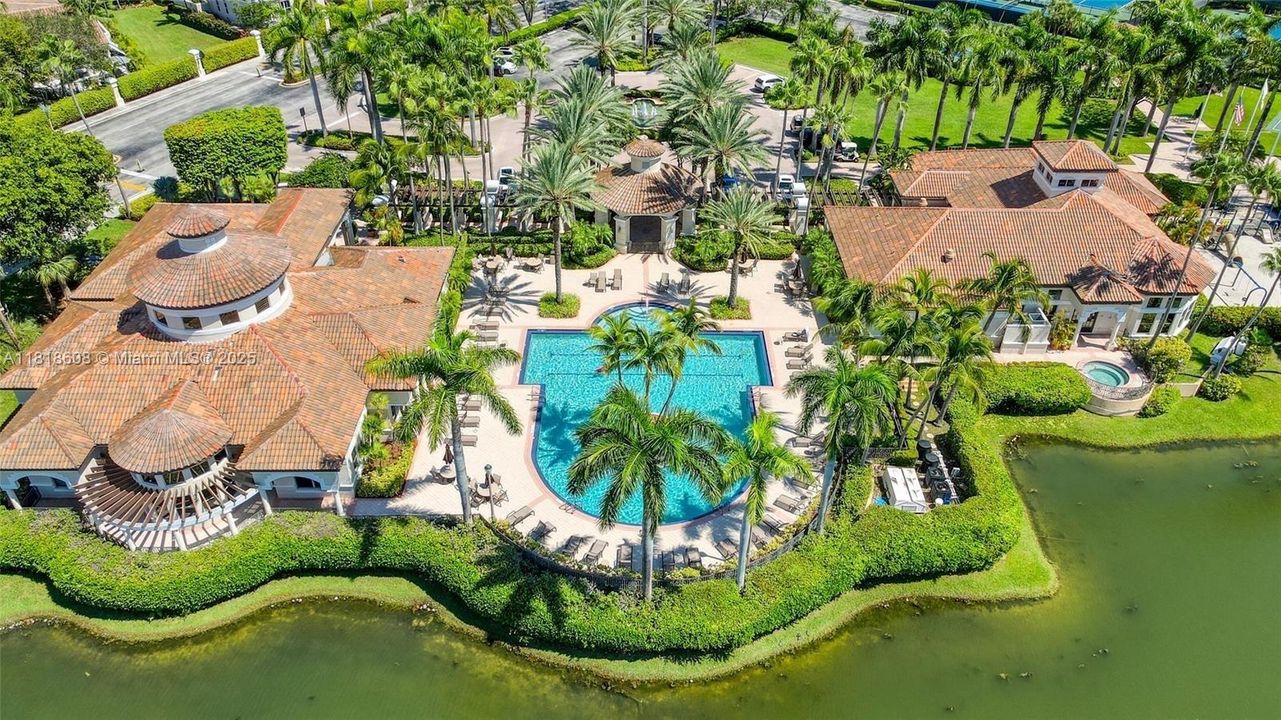 Недавно продано: $2,290,000 (5 спален, 4 ванн, 3359 Квадратных фут)