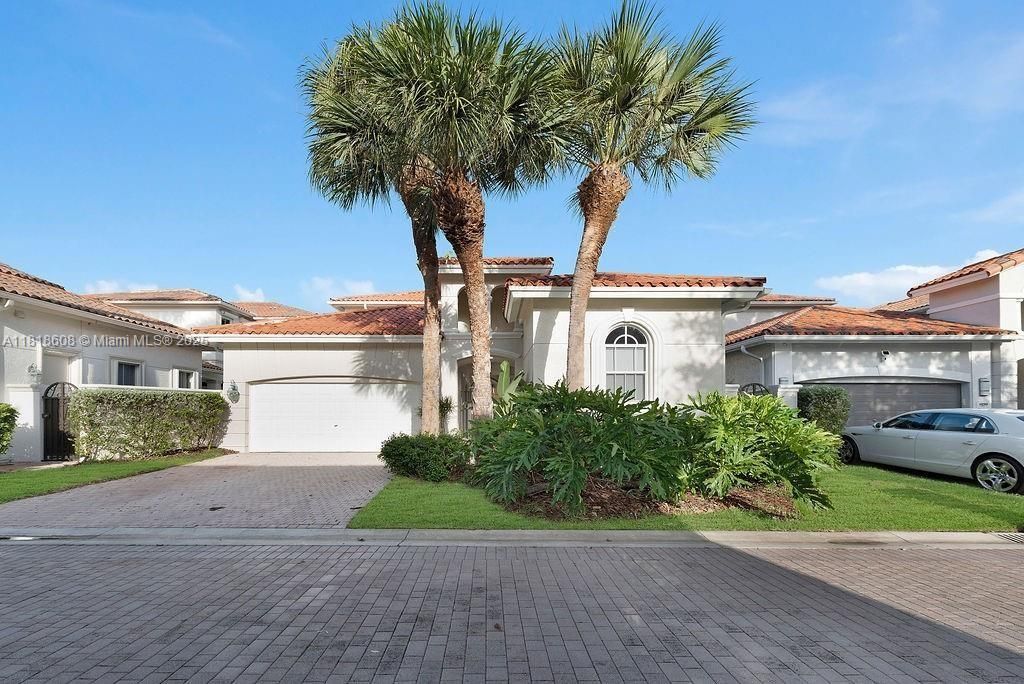 Недавно продано: $2,290,000 (5 спален, 4 ванн, 3359 Квадратных фут)