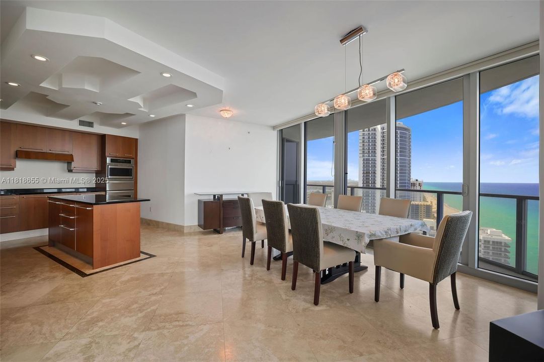 En Venta: $3,250,000 (3 camas, 3 baños, 3091 Pies cuadrados)