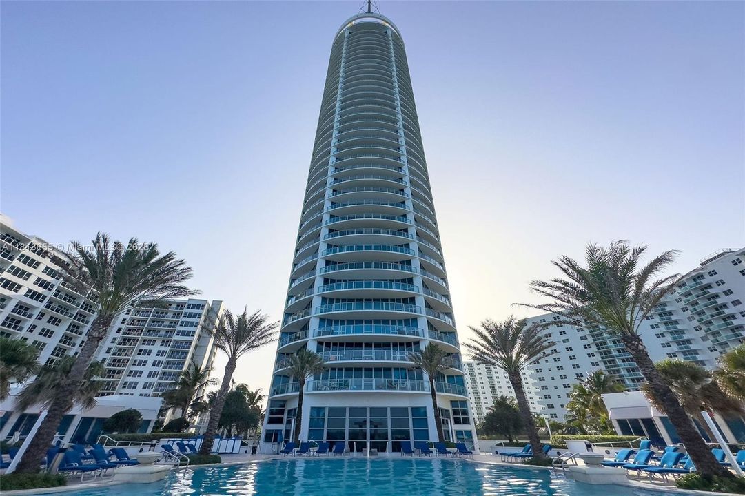 En Venta: $3,250,000 (3 camas, 3 baños, 3091 Pies cuadrados)