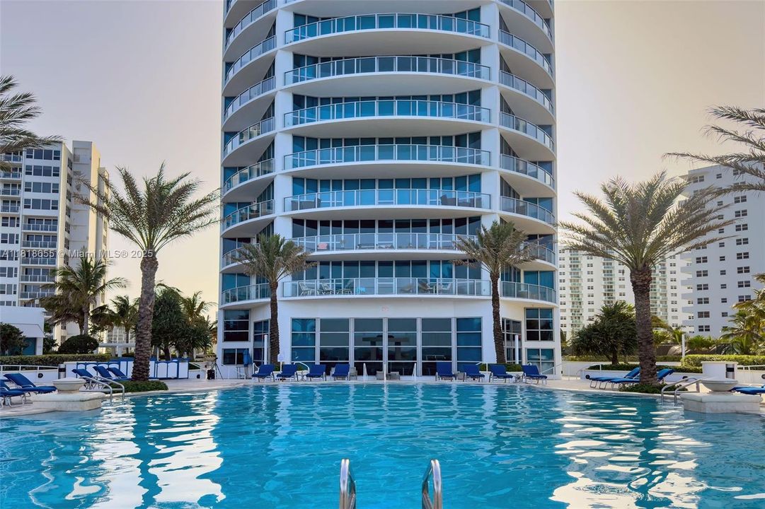 En Venta: $3,250,000 (3 camas, 3 baños, 3091 Pies cuadrados)