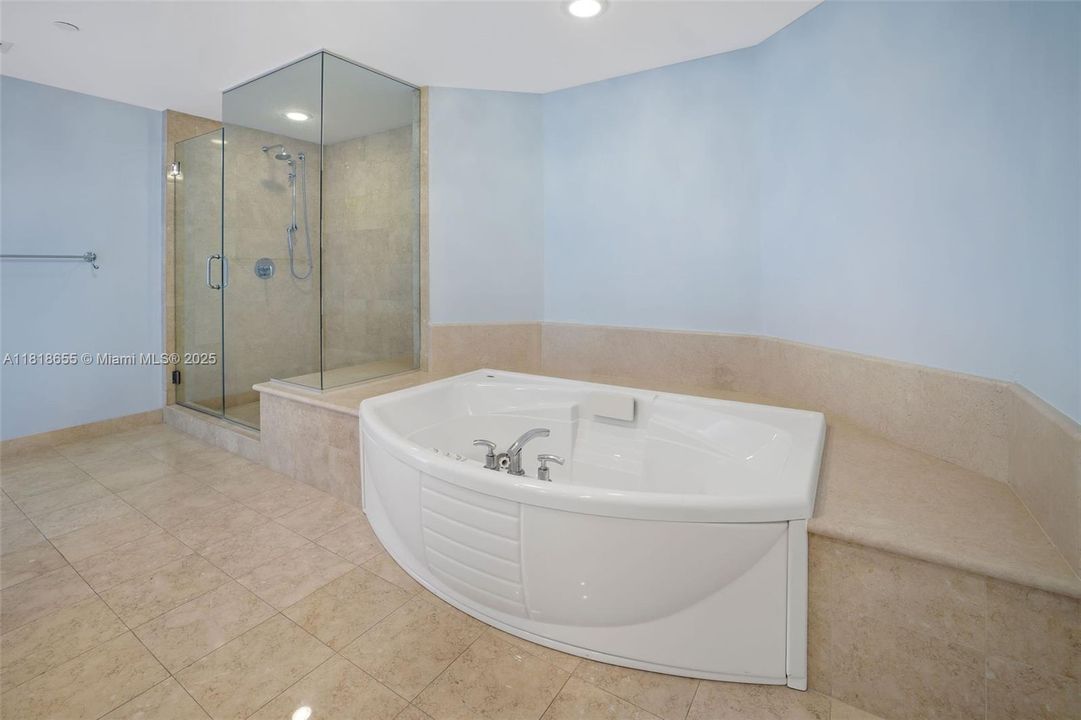 En Venta: $3,250,000 (3 camas, 3 baños, 3091 Pies cuadrados)