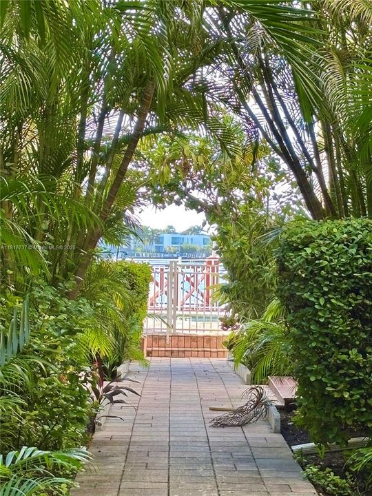 Недавно продано: $178,000 (1 спален, 1 ванн, 500 Квадратных фут)