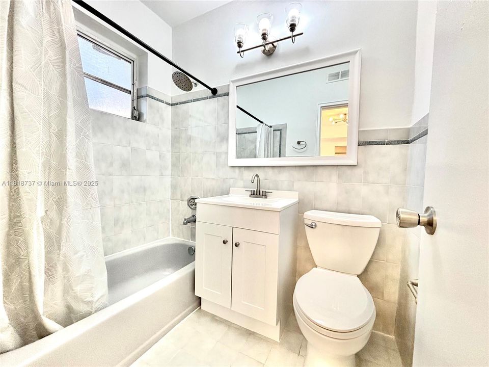 Недавно продано: $178,000 (1 спален, 1 ванн, 500 Квадратных фут)