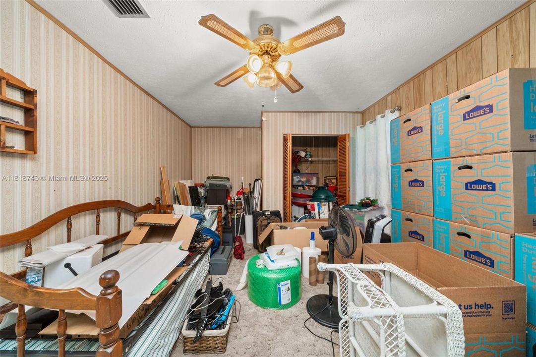 Vendido Recientemente: $259,900 (4 camas, 2 baños, 1959 Pies cuadrados)