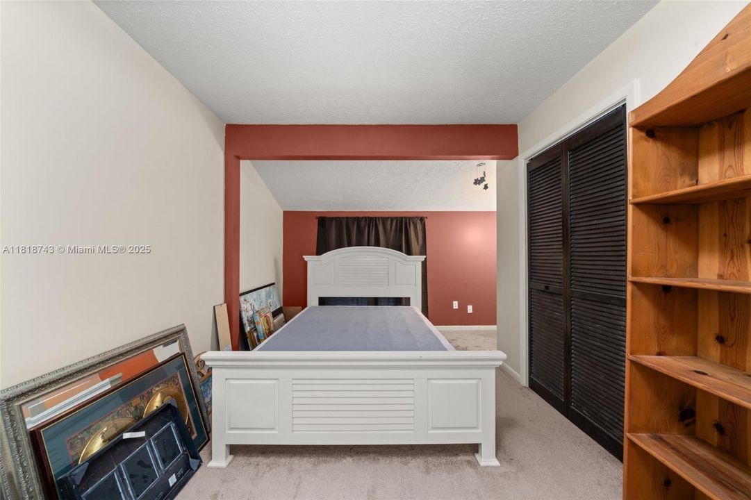 Vendido Recientemente: $259,900 (4 camas, 2 baños, 1959 Pies cuadrados)