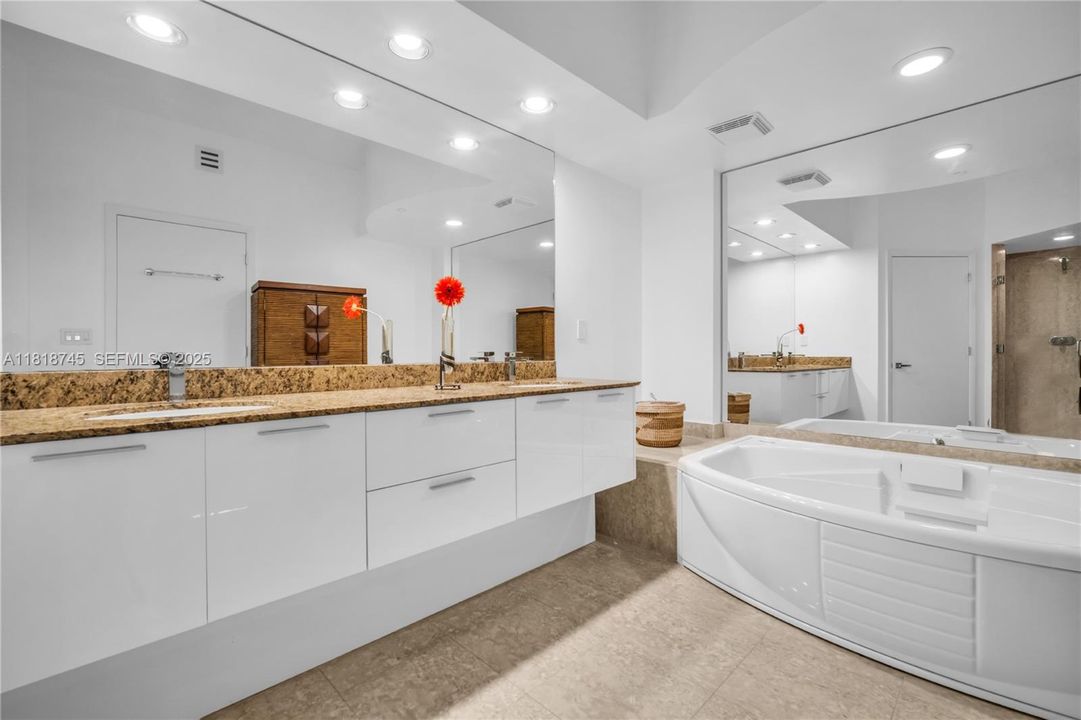 For Sale: $1,499,500 (2 beds, 2 baths, 1658 Square Feet)