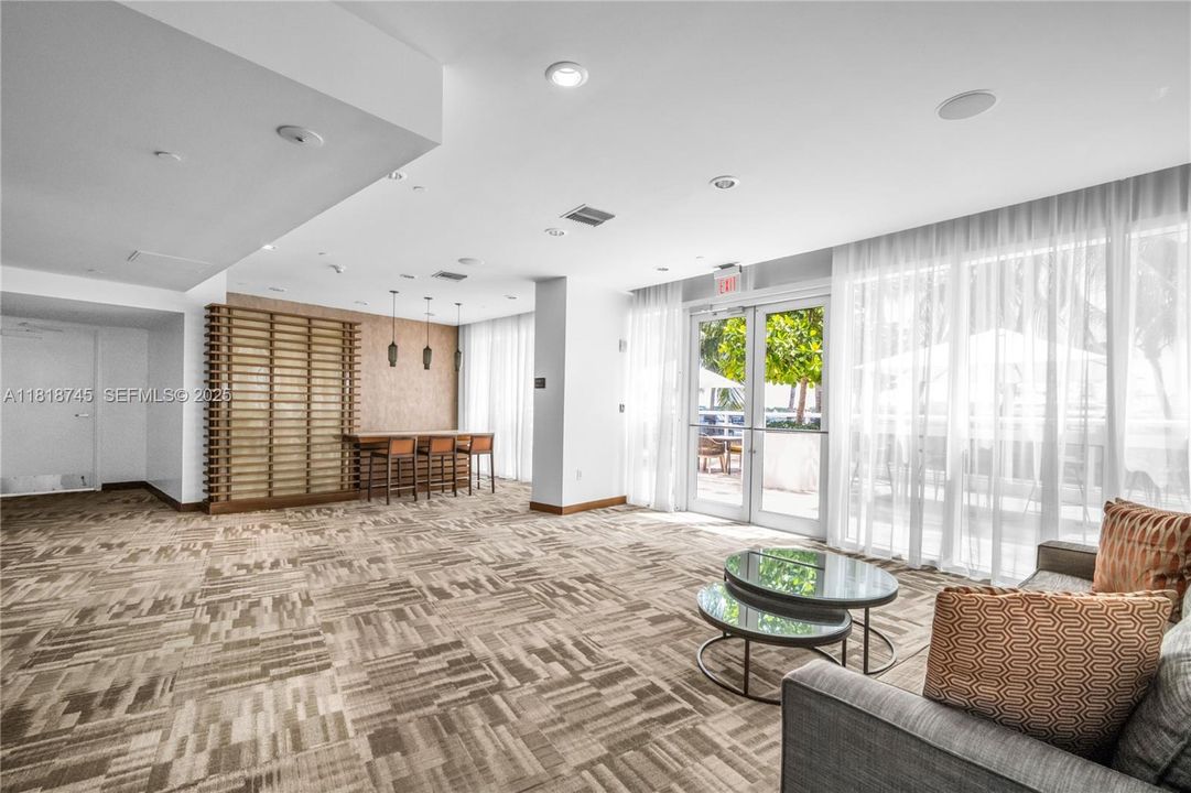 For Sale: $1,499,500 (2 beds, 2 baths, 1658 Square Feet)