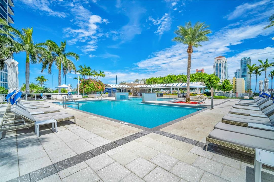 For Sale: $1,499,500 (2 beds, 2 baths, 1658 Square Feet)