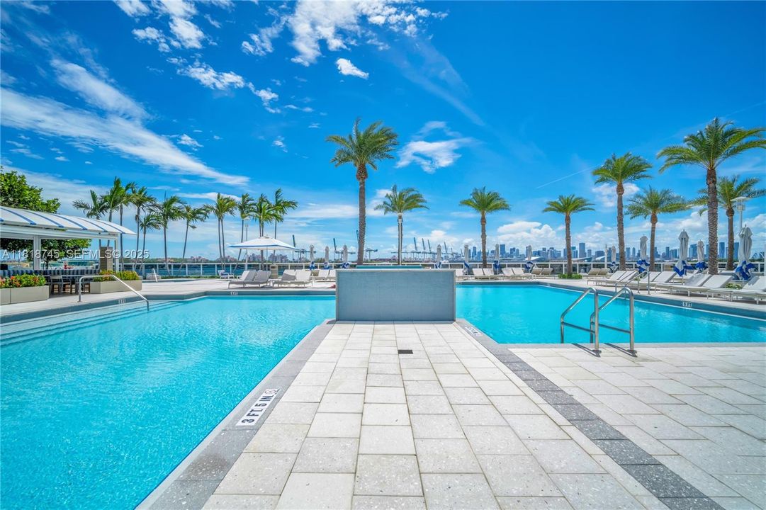 For Sale: $1,499,500 (2 beds, 2 baths, 1658 Square Feet)