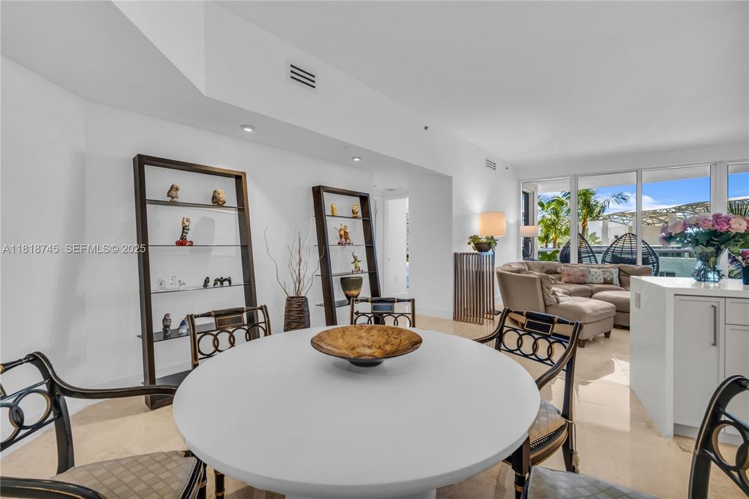 For Sale: $1,499,500 (2 beds, 2 baths, 1658 Square Feet)