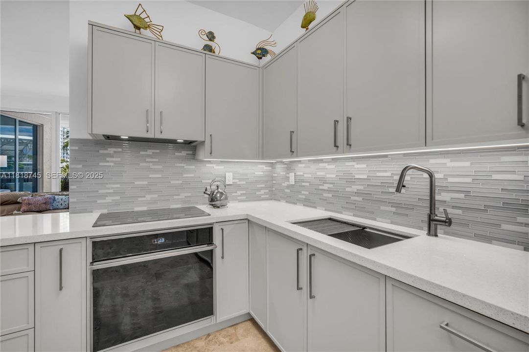 For Sale: $1,499,500 (2 beds, 2 baths, 1658 Square Feet)