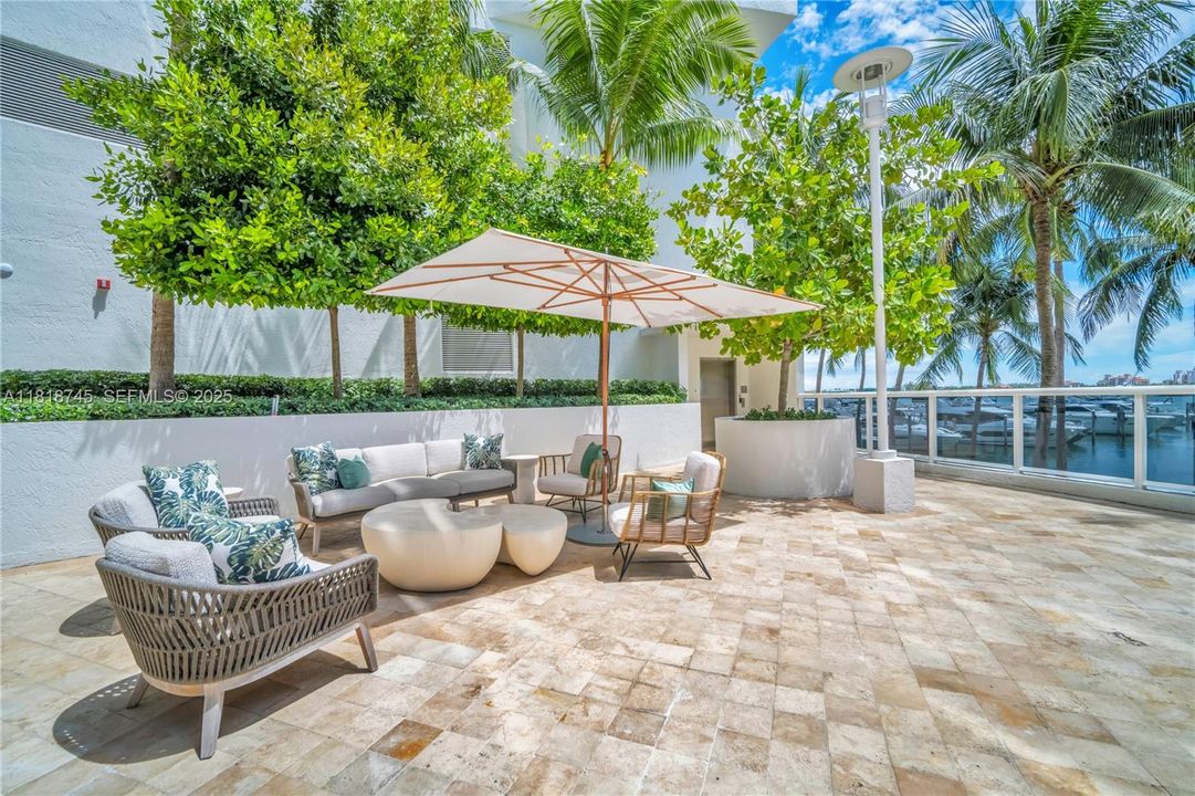 For Sale: $1,499,500 (2 beds, 2 baths, 1658 Square Feet)