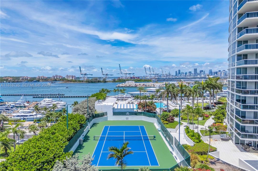 For Sale: $1,499,500 (2 beds, 2 baths, 1658 Square Feet)