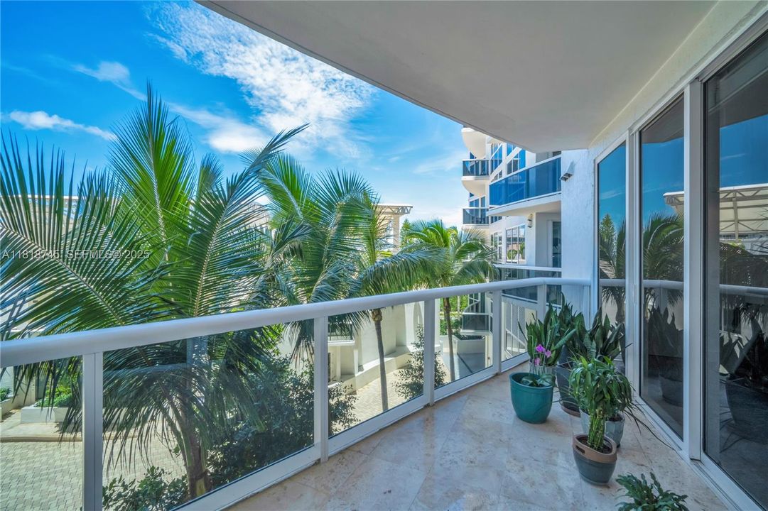 For Sale: $1,499,500 (2 beds, 2 baths, 1658 Square Feet)