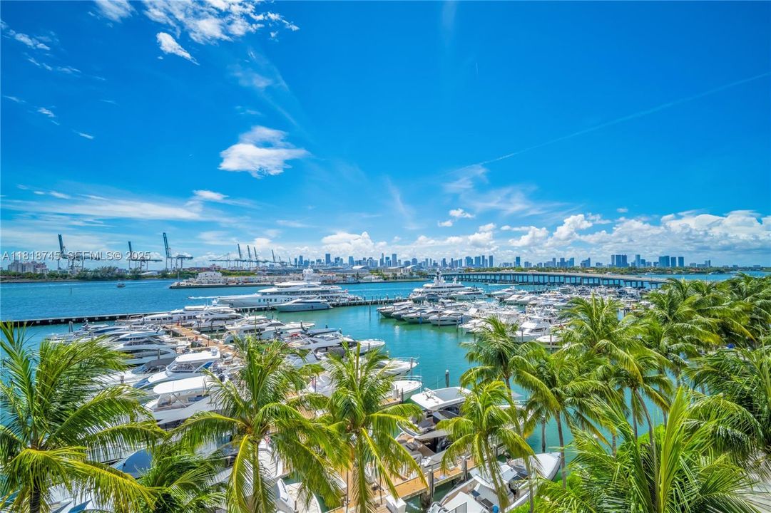 For Sale: $1,499,500 (2 beds, 2 baths, 1658 Square Feet)