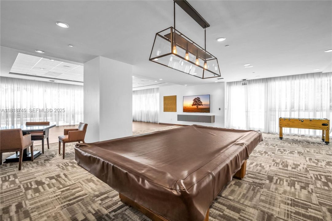 For Sale: $1,499,500 (2 beds, 2 baths, 1658 Square Feet)