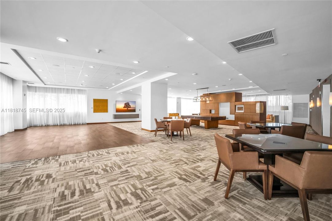 For Sale: $1,499,500 (2 beds, 2 baths, 1658 Square Feet)