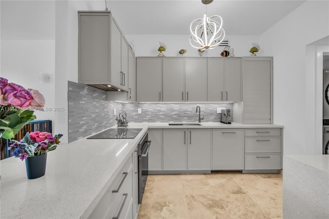 For Sale: $1,499,500 (2 beds, 2 baths, 1658 Square Feet)