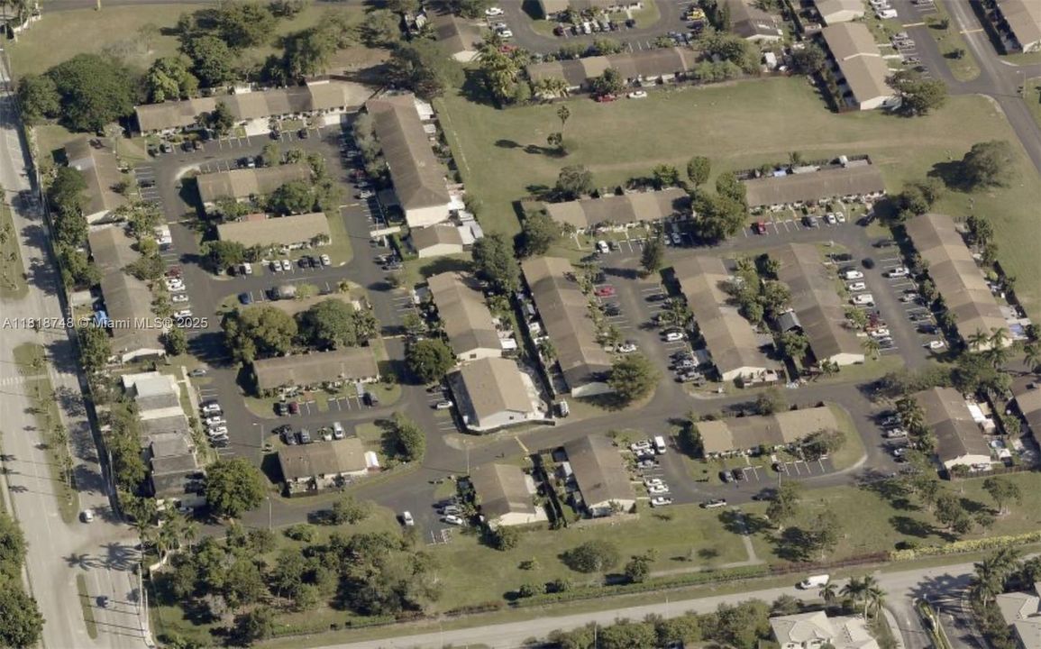 На продажу: $240,000 (3 спален, 2 ванн, 1200 Квадратных фут)