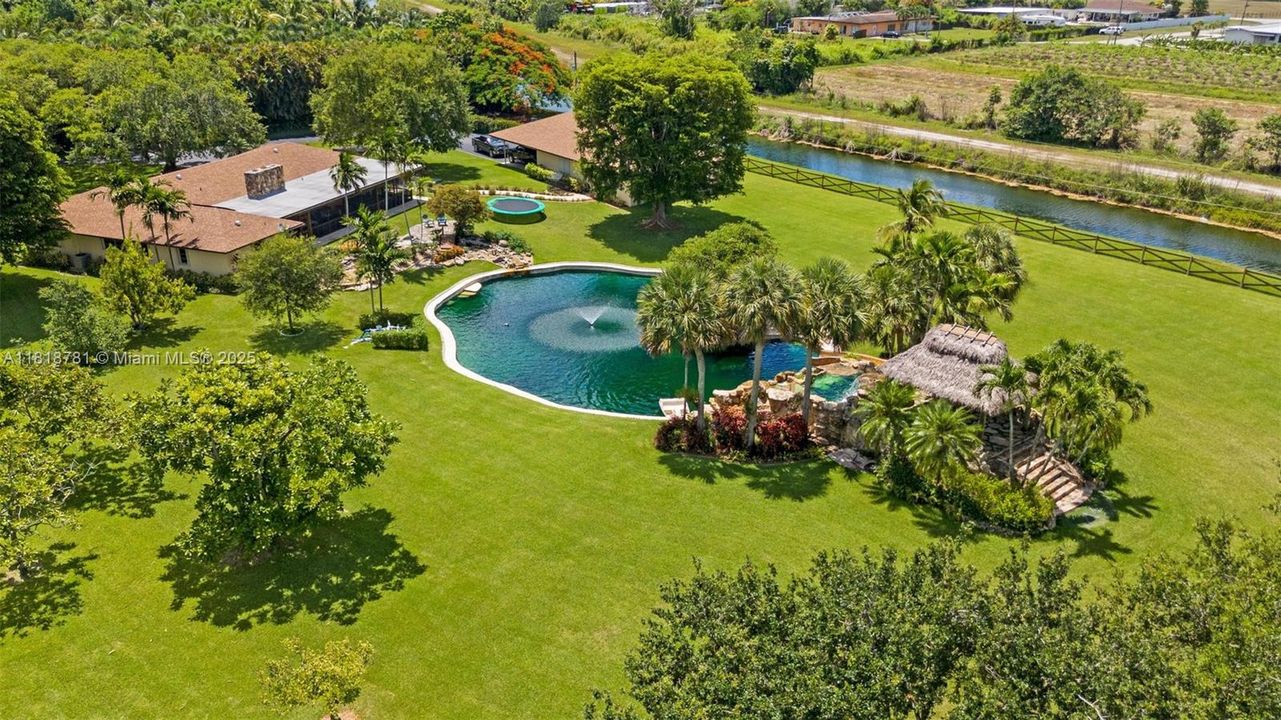 Recently Sold: $1,375,000 (4 beds, 3 baths, 4223 Square Feet)