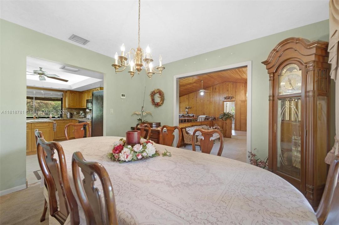 Recently Sold: $1,375,000 (4 beds, 3 baths, 4223 Square Feet)