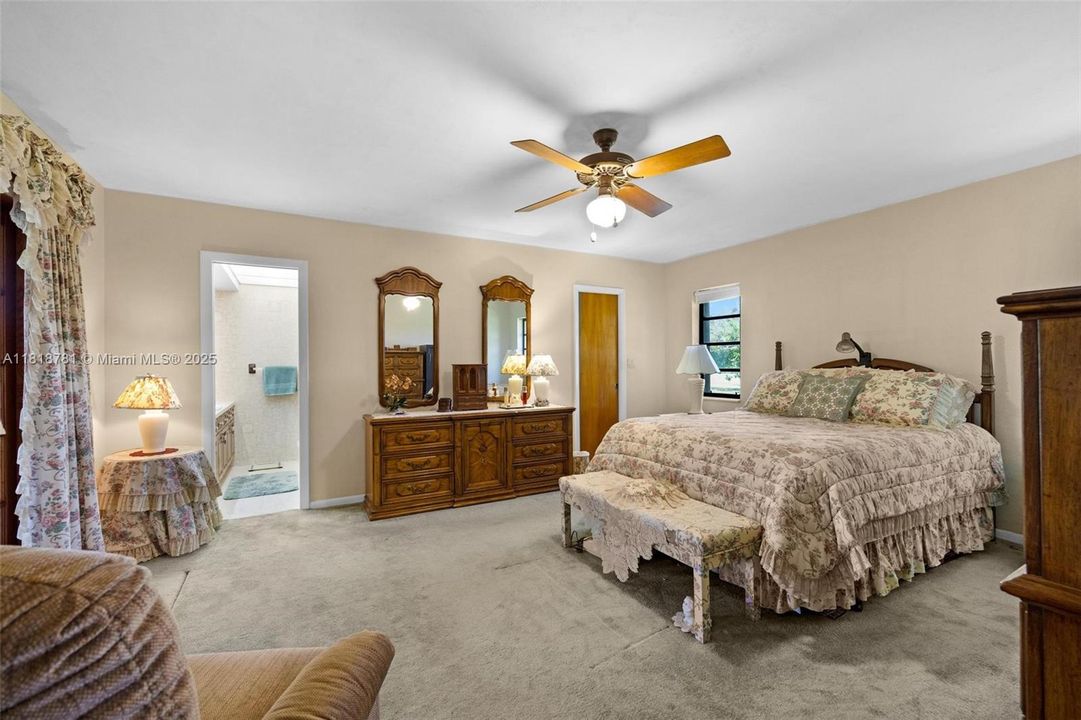 Recently Sold: $1,375,000 (4 beds, 3 baths, 4223 Square Feet)