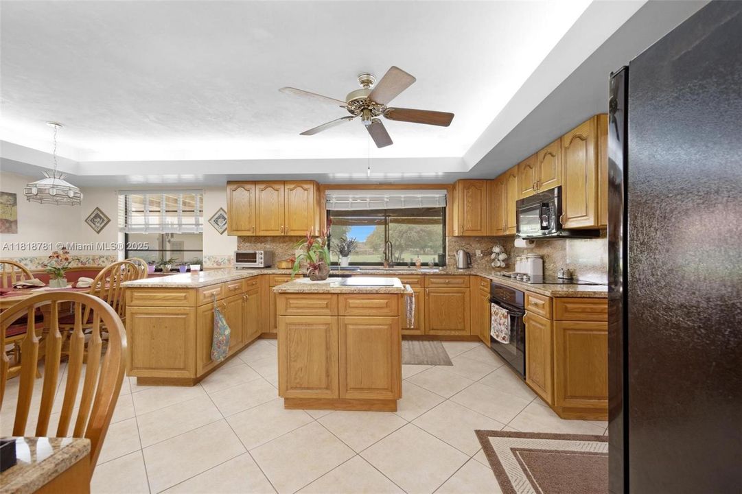 Recently Sold: $1,375,000 (4 beds, 3 baths, 4223 Square Feet)