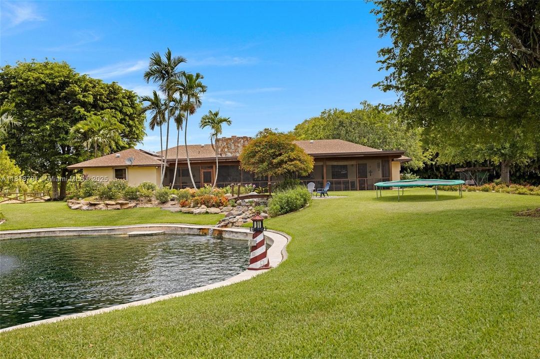 Recently Sold: $1,375,000 (4 beds, 3 baths, 4223 Square Feet)