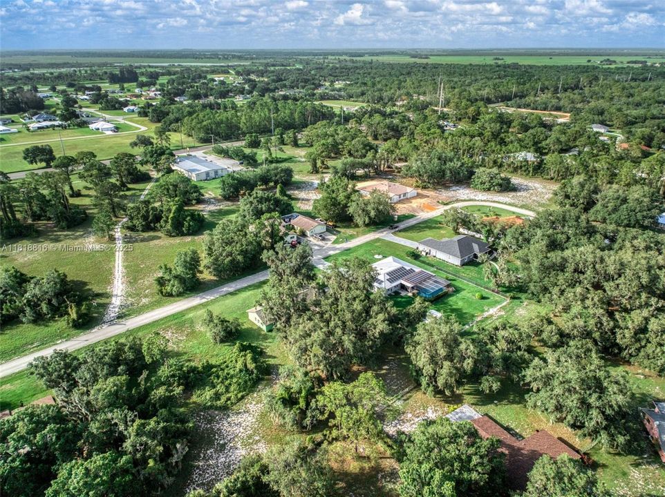 待售: $275,000 (2 贝兹, 2 浴室, 1372 平方英尺)